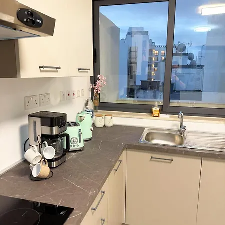Apartman Paceville Glow 12