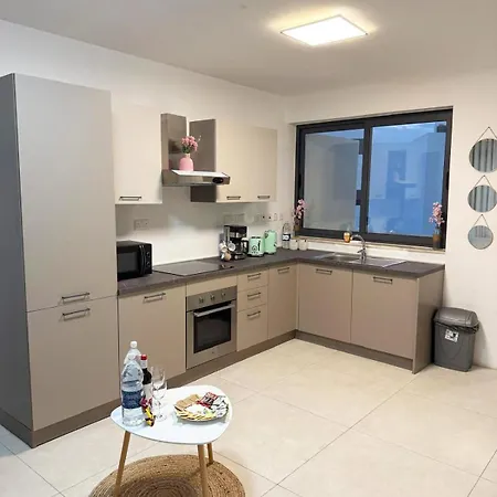 Paceville Glow Seven *