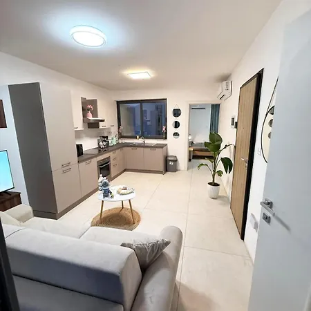 Apartament Paceville Glow Seven *