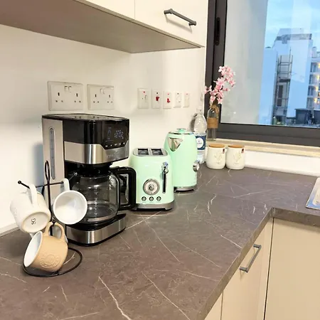 Paceville Glow Seven