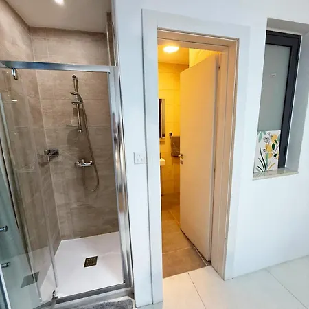 Paceville Glow Seven