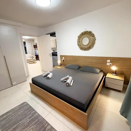 Paceville Glow Seven Apartment