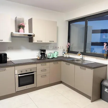 Paceville Glow Seven Apartment Saint Julian's