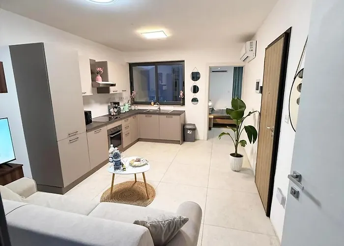 Apartament Paceville Glow Seven *