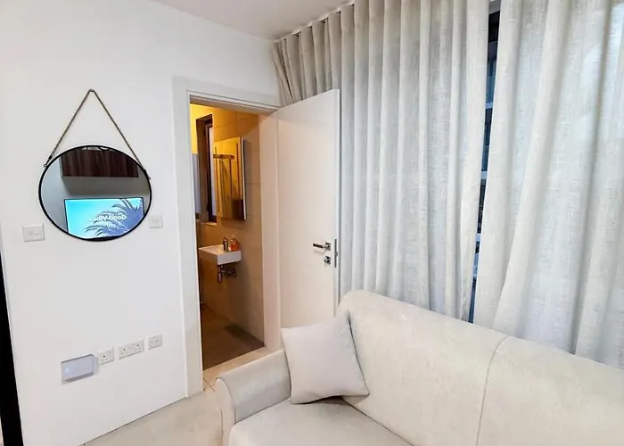 Paceville Glow Seven Apartament