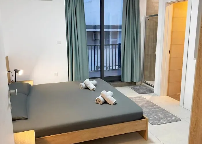 Paceville Glow Seven Apartament