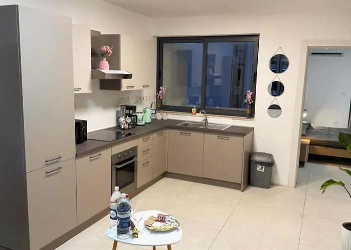 Paceville Glow Seven *