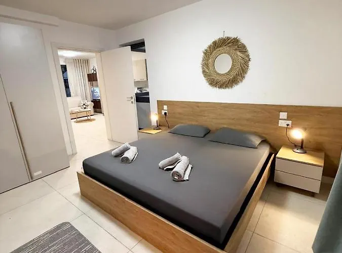 Paceville Glow Seven Apartament