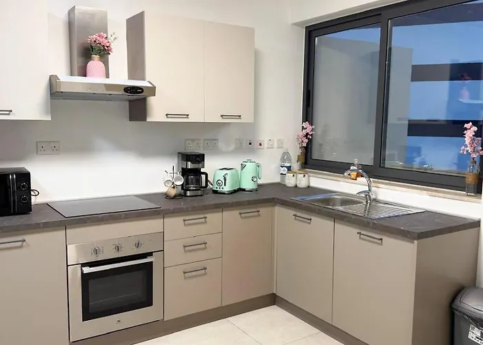 Paceville Glow Seven Apartament St. Julian's