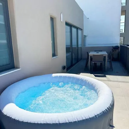 Paceville Glow Seven Сент Джулианс