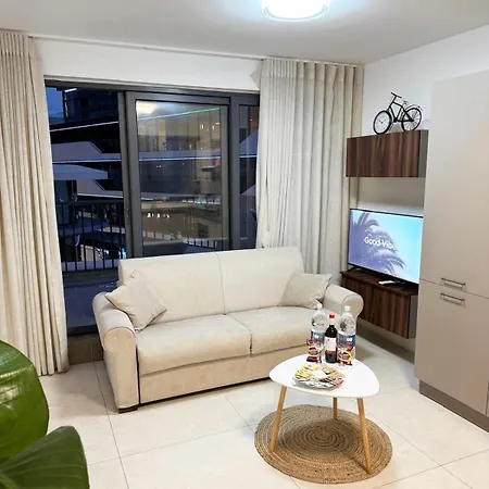 Paceville Glow Seven Апартаменты Сент Джулианс